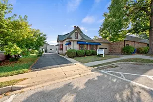 322 Hamilton St, Geneva, IL 60134 - Photo 1