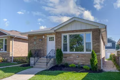 5243 N Nagle Avenue, Chicago, IL 60630 - Photo 1