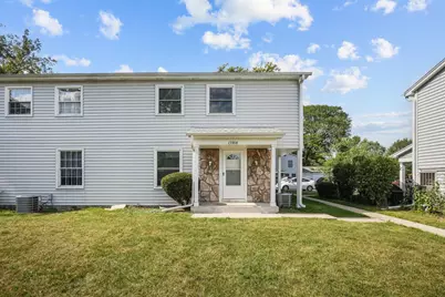 1390 N Glen Circle #B, Aurora, IL 60506 - Photo 1