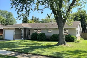 539 Ridgewood Rd, Elk Grove Village, IL 60007 - Photo 1