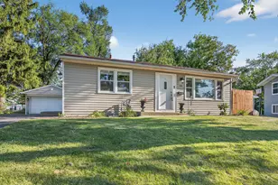 116 Ensenada Ct, Carpentersville, IL 60110 - Photo 1