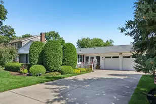 329 Timber Hill Rd, Buffalo Grove, IL 60089 - Photo 1