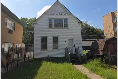 7008 S East End Avenue, Chicago, IL 60649 - Photo 1