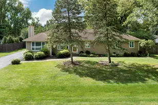 9 Kenneth Ave, Prospect Heights, IL 60070 - Photo 1