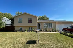 3717 Willow Crest Dr, Zion, IL 60099 - Photo 1