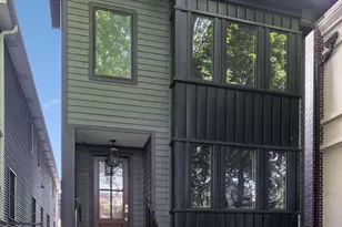 3719 N Bosworth Ave, Chicago, IL 60613 - Photo 1