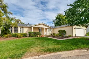6 Secretariat Ct, Grayslake, IL 60030 - Photo 1