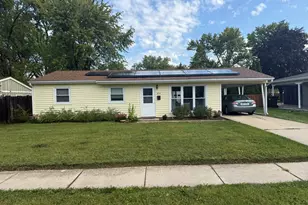 657 Minerva Ave, Wauconda, IL 60084 - Photo 1