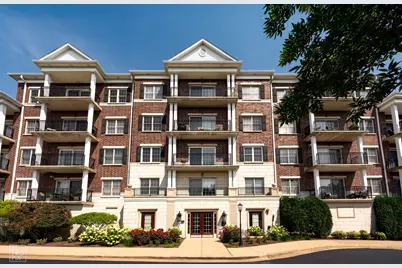 412 McDaniels Circle #501, Clarendon Hills, IL 60514 - Photo 1