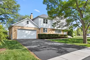 335 S Crescent Ave, Palatine, IL 60067 - Photo 1