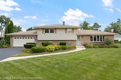 533 Seward Street, Roselle, IL 60172 - Photo 1