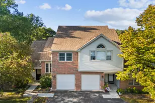 722 Sutton Cir, Wheeling, IL 60090 - Photo 1