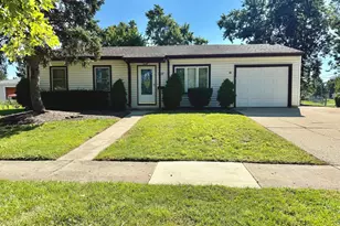 707 Sunset Cir, Streamwood, IL 60107 - Photo 1