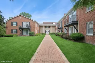 605 Waukegan Rd, Glenview, IL 60025 - Photo 1