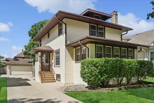 723 Wesley Ave, Oak Park, IL 60304 - Photo 1