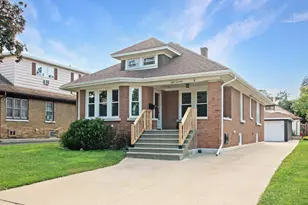 819 Oakland Ave, Joliet, IL 60435 - Photo 1