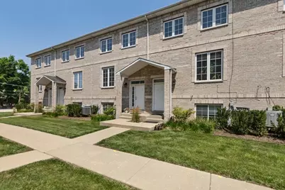183 N East River Road #D3, Des Plaines, IL 60016 - Photo 1
