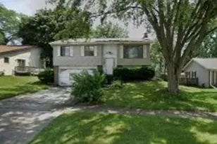 24W641 Meadow Lake Dr, Naperville, IL 60540 - Photo 1