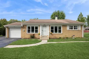 1426 E Anderson Dr, Palatine, IL 60074 - Photo 1