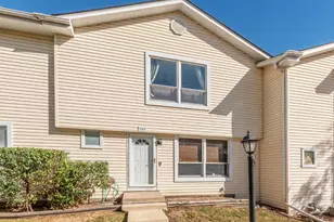 205 Raintree Ct, Aurora, IL 60504 - Photo 1