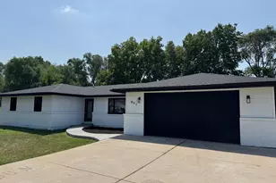 831 Richards St, Joliet, IL 60433 - Photo 1