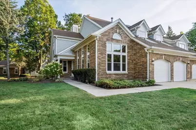 215 Willow Parkway, Buffalo Grove, IL 60089 - Photo 1