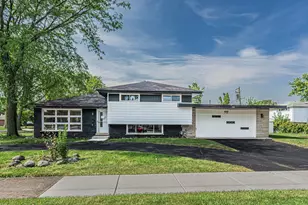 980 Marshall Dr, Des Plaines, IL 60016 - Photo 1