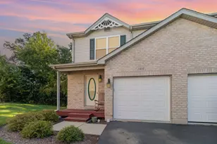 1401 Rhett Pl, Woodstock, IL 60098 - Photo 1