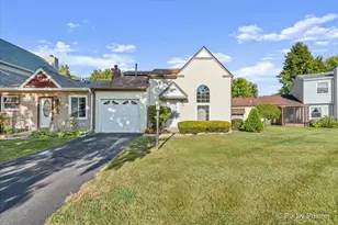 1131 Pond Point Rd, Woodstock, IL 60098 - Photo 1