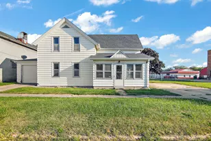 225 W Station St, Saint Anne, IL 60964 - Photo 1