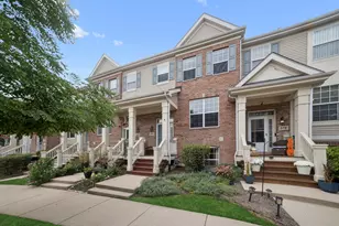 382 Broadmoor Ln, Bartlett, IL 60103 - Photo 1