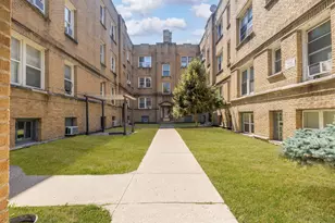 1703 W Wallen Ave, Chicago, IL 60626 - Photo 1