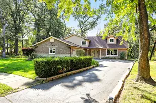 17301 Dobson Ave, South Holland, IL 60473 - Photo 1