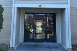 880 E Old Willow Rd, Prospect Heights, IL 60070 - Photo 1