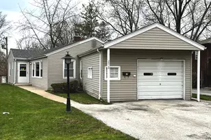 2818 Tennyson Pl, Hazel Crest, IL 60429 - Photo 1