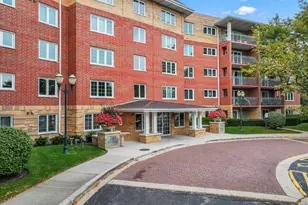 710 Creekside Dr, Mount Prospect, IL 60056 - Photo 1