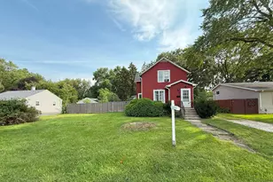 750 Blaine St, Batavia, IL 60510 - Photo 1