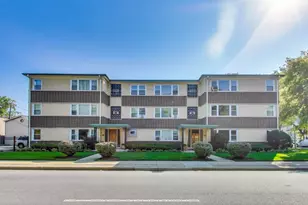 833 N Harlem Ave, Oak Park, IL 60302 - Photo 1