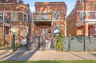 625 N Ridgeway Ave, Chicago, IL 60624 - Photo 1