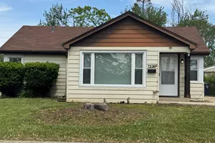7236 W 114th St, Worth, IL 60482 - Photo 1