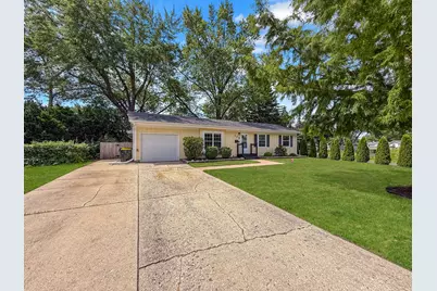 328 Thunderbird Trail, Carol Stream, IL 60188 - Photo 1