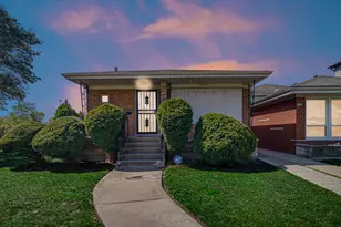 9912 S Prairie Ave, Chicago, IL 60628 - Photo 1