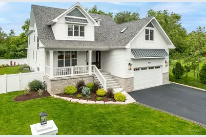 6538 Bentley Avenue, Willowbrook, IL 60527 - Photo 1