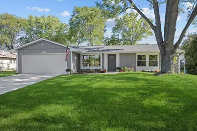 708 S 10th Avenue, Saint Charles, IL 60174 - Photo 1