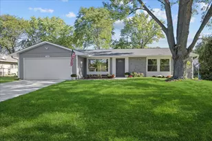 708 S 10th Ave, Saint Charles, IL 60174 - Photo 1