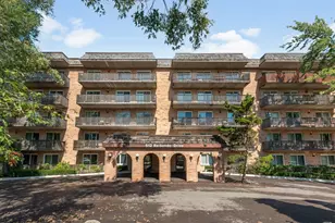 512 Redondo Dr, Downers Grove, IL 60516 - Photo 1