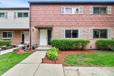 425 Commanche Trail #425, Wheeling, IL 60090 - Photo 1