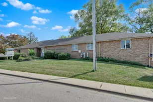 151 W High St, Morris, IL 60450 - Photo 1