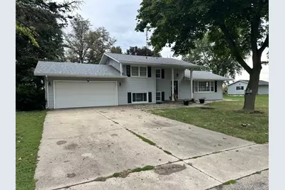 122 S 8th Street, Standard, IL 61363 - Photo 1