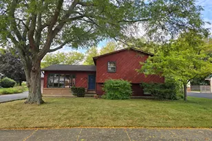 908 Kimberly Ln, Winthrop Harbor, IL 60096 - Photo 1